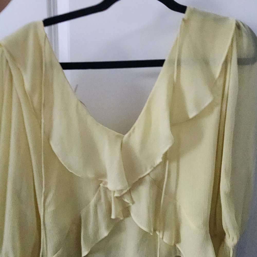 Chic Yellow Ruffle Blouse - Picture 5 of 12